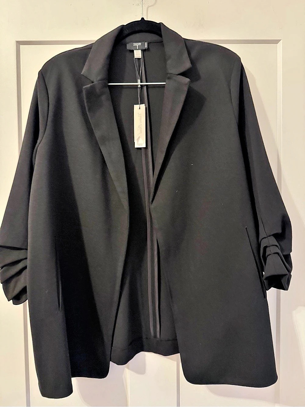 Tahari Blazer in Black Size 1X NWT